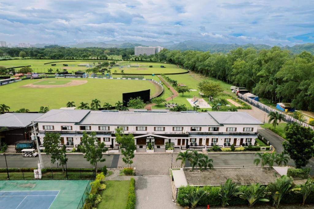 Hotel The Mansion à Mabalacat Extérieur photo