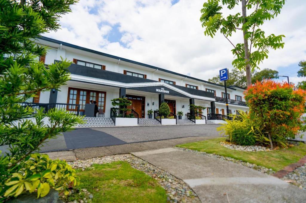 Hotel The Mansion à Mabalacat Extérieur photo
