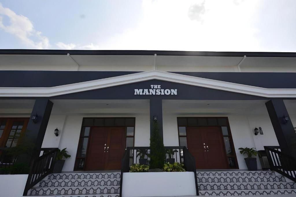 Hotel The Mansion à Mabalacat Extérieur photo