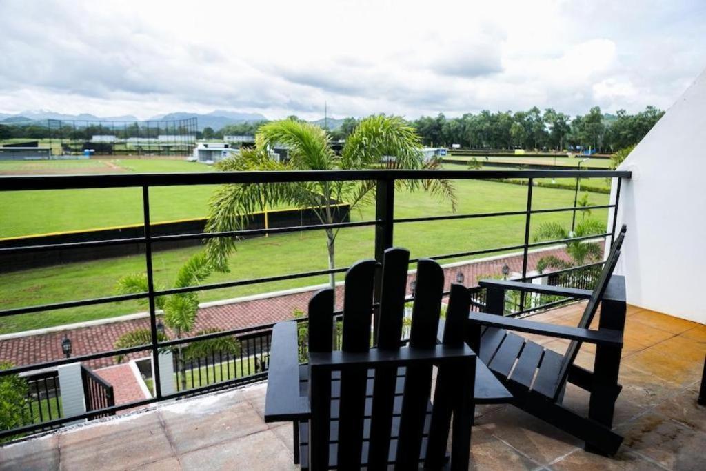 Hotel The Mansion à Mabalacat Extérieur photo