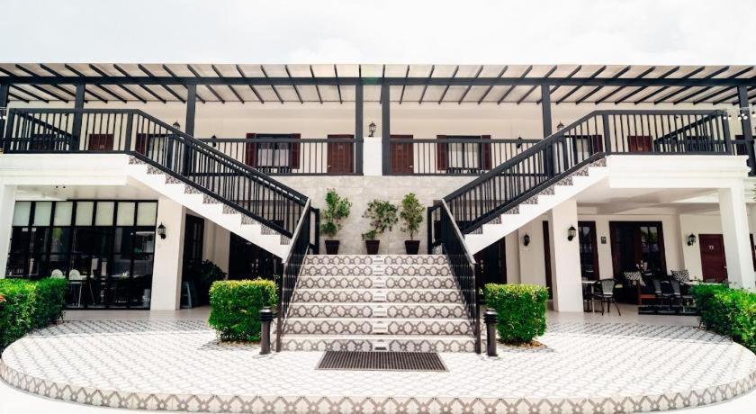 Hotel The Mansion à Mabalacat Extérieur photo