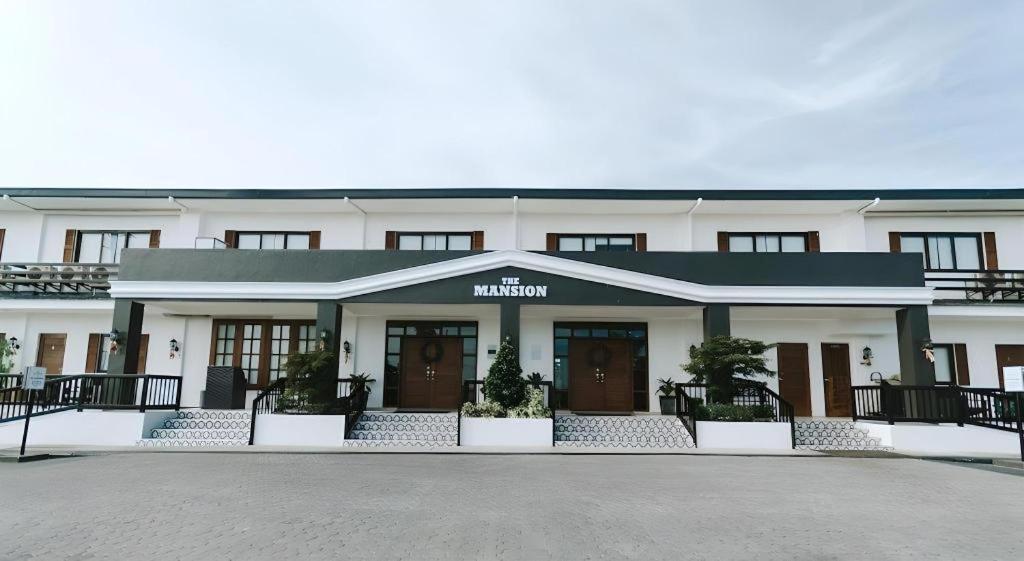 Hotel The Mansion à Mabalacat Extérieur photo